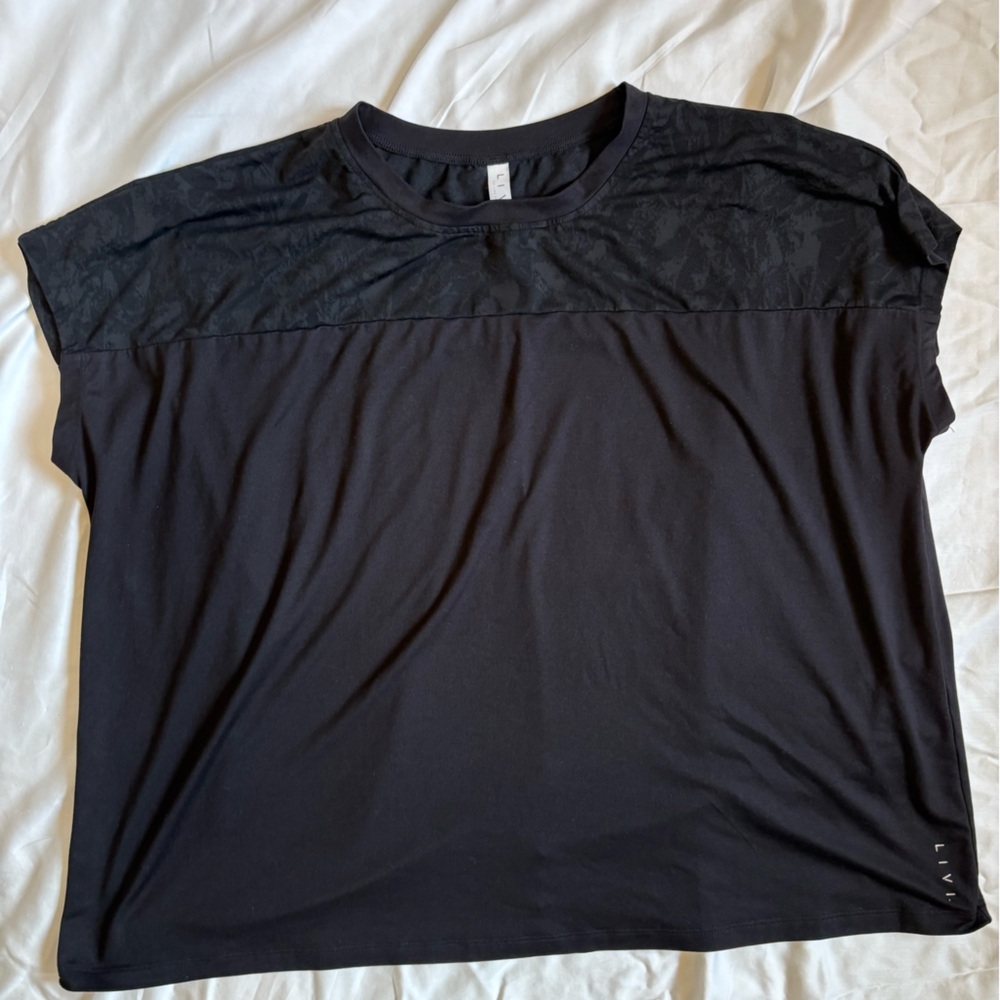 Livi Black Active top